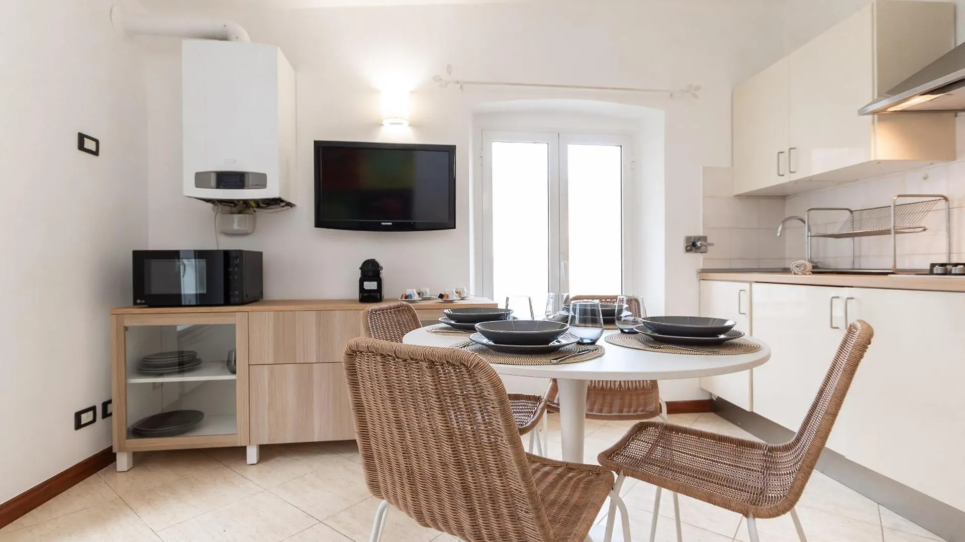 Centro - 250M Stazione Ferroviaria Apartment Genoa